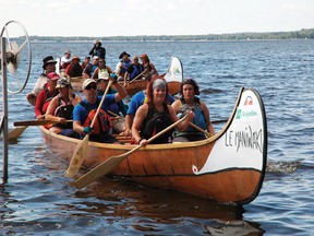 christina van starkenburg c.vanstarkenburg@sunmedia.ca
The canoes arrive at Morrison Island as part of the celebration for the 400th anniversary of Champlain’s journey to the area. The modern voyageurs were raising money for the Gatineau Hospital. For more community photos please visit our website photo gallery at www.thedailyobserver.ca.