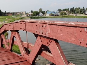Chantal Ouellette admits to carving her name on the red bridge on the Lake Commando peninsula, six years ago, which was the focus of an anonymously written article filled with misinformation on Your Municipality News.