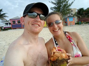 Bahamas vacation couple (Belleville)