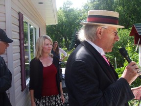 Ted Meseyton/Submitted Photo
Don Pelechaty introduces Portage-Lisgar MP Candice Bergen, during the Save the Portage CPR Station garden party at Pelechaty’s home on Island Park. More than $3,000 was raised with proceeds going to complete washroom facilities in the station.