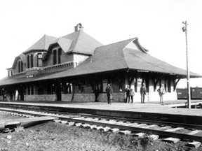 The Canadian Pacific Railway Kenora train station was built in 1899. It was constructed by contractor William Garson, who also completed the post office.