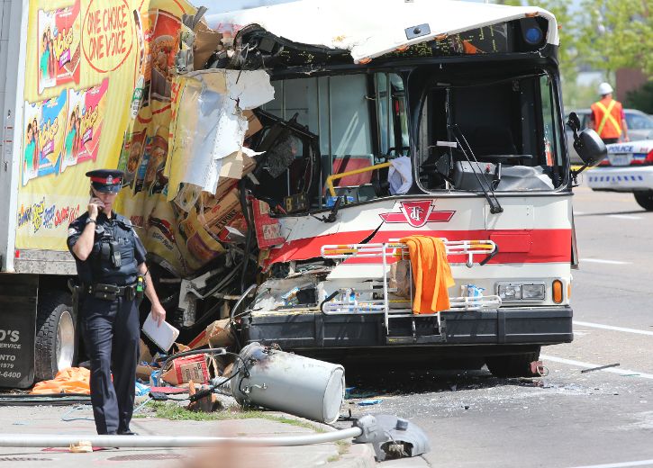 Woman Dies, 12 Injured In Bus Crash | Toronto Sun