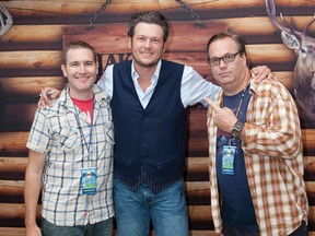 David Rapelje (right) and Jayson Duggan of TNR Productions with Blake Shelton at the 2011 Music in the Fields.