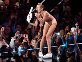 Singer Miley Cyrus performs "Blurred Lines" during the 2013 MTV Video Music Awards in New York August 25, 2013. (REUTERS/Lucas Jackson)