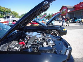 Vintage cars on display at the Home Hardware Building Centre Community Cruise N' event in support of Special Olympics and Ingersoll Big Brothers/Big Sisters on Sunday. HEATHER RIVERS/WOODSTOCK SENTINEL-REVIEW