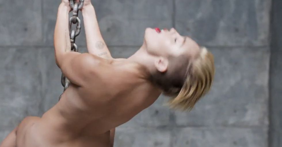 Cartoons Of Miley Cyrus Naked - Miley Cyrus goes nude for 'Wrecking Ball' video | Toronto Sun