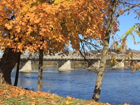 ﻿The Grand River Bridge at Caledonia.