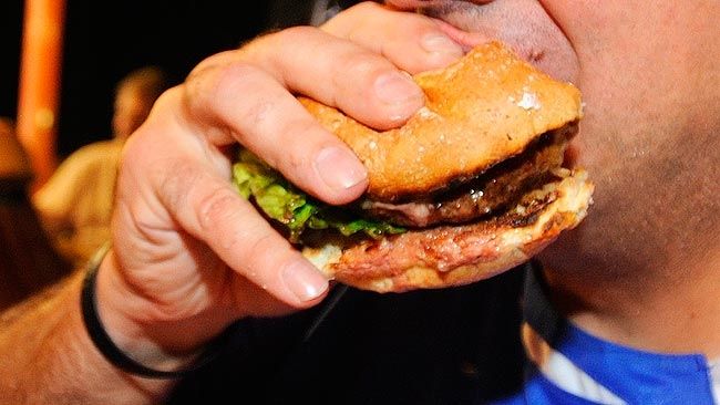 Drunk driver with Big Mac attack, won't stop for cops | Toronto Sun