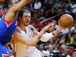 Former Heat player Mike Miller is considering suing the club over a scam. (Andrew Innerarity/Reuters/Files)