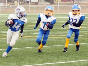 The Cougars had great success in running to the outside on the Bombers leading helping them pick up a 46-6 win in Tier 4 league semifinal action. - Gord Montgomery, Reporter/Examiner
