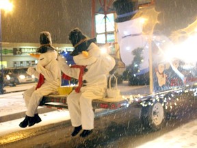 Snowman Lane will light up for the 25th year this weekend. The neighbourhood took part in the annual light up parade on Nov. 15 to spread the word.