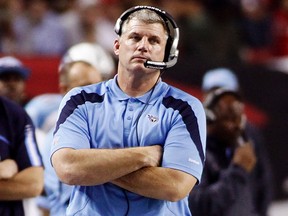 Mike Munchak lost his job as head coach of the Tennessee Titans after refusing to fire offensive line coach and friend Bruce Matthews. (Reuters)