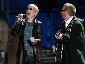 Annie Lennox and Dave Stewart of the Eurythmics perform at the "46664" Aids benefit concert in Cape Town, November 29, 2003.