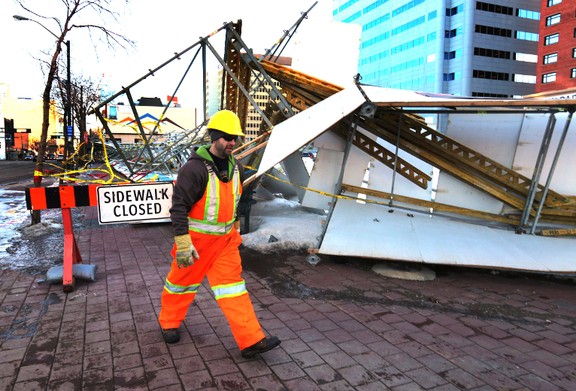 Wicked wind blasts Edmonton | Edmonton Sun