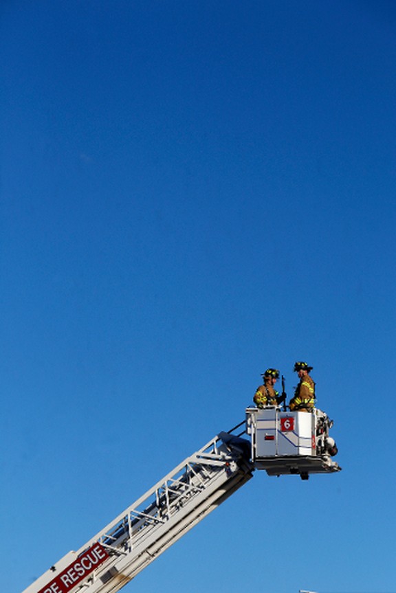 Wicked wind blasts Edmonton | Edmonton Sun