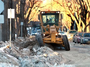 Edmonton can likely reduce dust and dirt by limiting the amount of salt and sand it uses, replacing it with environmentally-friendly alternatives. FILE PHOTO