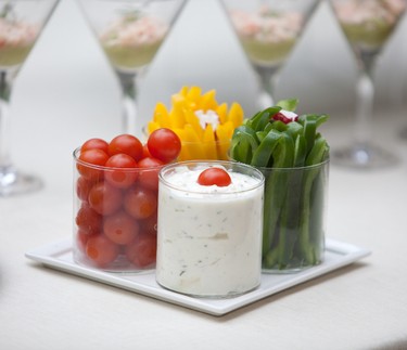 1 cup sliced bell pepper with 3 Tbsp. tzatziki. (Simon Coste/Fotolia)