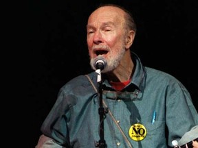 Pete Seeger at the Folk Dream Gala Concert at Massey Hall in Toronto in 1997. (QMI Agency, file)