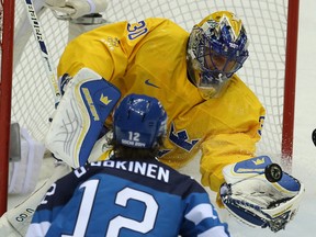 Sweden's goalie Henrik Lundqvist (Al Charest/QMI Agency)