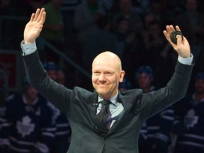 Former Toronto Maple Leafs player Mats Sundin waves to the crowd before the start of the team's NHL hockey game against the Boston Bruins in Toronto March 23, 2013. Sundin participated in pre-game ceremonies honouring him for his induction into the National Hockey League's Hall of Fame. (REUTERS)