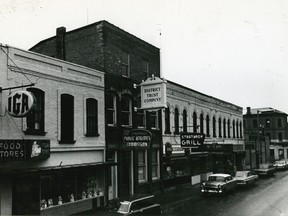 A vintage photo of Front St. in Strathroy available online at strathroymuseum.ca. Over 300 photos and artifacts are now online with more to come.
Museum Strathroy-Caradoc Collection