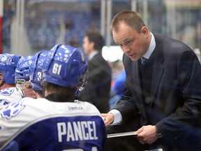Gino Donato/The Sudbury Star
Sudbury Wolves head coach Paul Fixter talks to Nathan Pancel during a game. The Wolves lost 7-4 in Belleville on Saturday and will finish fifth in the Eastern Conference.