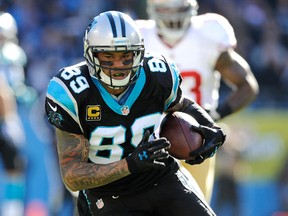 Steve Smith #89 of the Carolina Panthers runs with the ball after a catch in the first quarter against the San Francisco 49ers during the NFC Divisional Playoff Game at Bank of America Stadium on January 12, 2014 in Charlotte, North Carolina. (Grant Halverson/Getty Images/AFP)