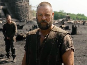 Actor Russell Crowe has publicly praised NOAH director Darren Aronofsky for deciding against using real animals for the Biblical epic.

(Courtesy)
