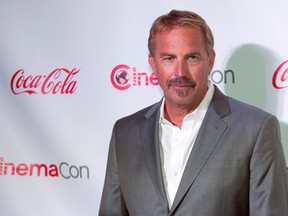 Kevin Costner, honored with a Cinema Icon Award, arrives for the Big Screen Achievement Awards during CinemaCon, the official convention of the National Association of Theatre Owners, at Caesars Palace in Las Vegas, Nevada March 27, 2014. (REUTERS/Steve Marcus)