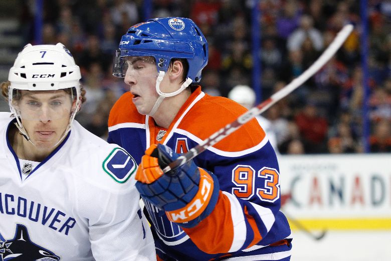 LIVE COVERAGE: Edmonton Oilers Host The Vancouver Canucks | Edmonton Sun