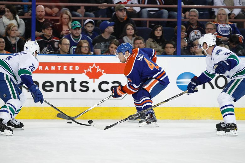 LIVE COVERAGE: Edmonton Oilers Host The Vancouver Canucks | Edmonton Sun