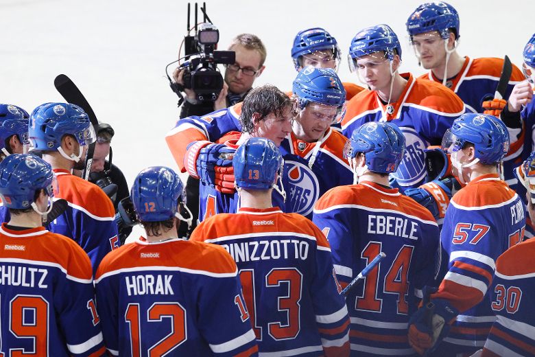 LIVE COVERAGE: Edmonton Oilers Host The Vancouver Canucks | Edmonton Sun