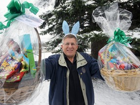 Easter ‘Ellenbunny’
Kinsmen Walter Ellenberger shows off rewards available for those finding special eggs in each of three age categories during the annual Tillsonburg Kinsmen Easter Egg Hunt, Saturday (April 19) morning at 11 a.m. in Memorial Park. The event will go ahead, rain or shine – or given Tuesday’s weather surprise, snow.
Jeff Tribe/Tillsonburg News