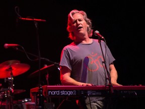 Actor Jeff Bridges performs during Lebowski Fest at the Wiltern theatre in Los Angeles, California April 25, 2014.   REUTERS/Mario Anzuoni