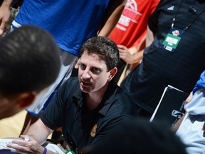 Darren Erman gathers his team during NBA Summer League game between the Charlotte Bobcats and the Golden State Warriors on July 21, 2013 at the Cox Pavilion in Las Vegas, Nevada. (Garrett W. Ellwood/NBAE via Getty Images/AFP)