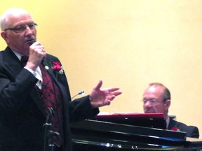 Murray Adlam, left, and Paul Bodkin in concert Saturday at New Vision Community Church..
Bob Stinson/Contributed