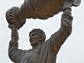 The Wayne Gretzky statue is moving downtown