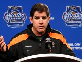 Former Philadelphia Flyers head coach Peter Laviolette is the new bench boss in Nashville. (REUTERS)