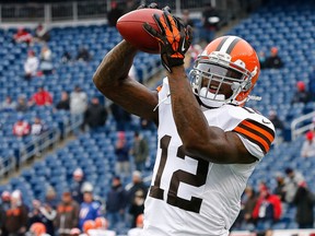 Josh Gordon of the Cleveland Browns catches a pass before a game with the New England Patriots at Gillette Stadium on December 8, 2013. (Jim Rogash/Getty Images/AFP)