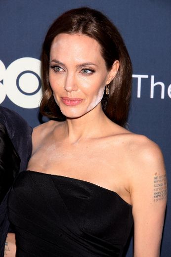 Engelina Joly Sex - Angelina Jolie suffers makeup malfunction on 'The Normal Heart' red carpet  | Toronto Sun