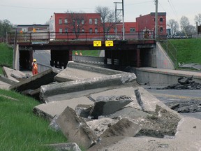 Demolition of Ross St. bridge
