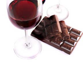 Wine and chocolate won't help you live longer (Fotolia)