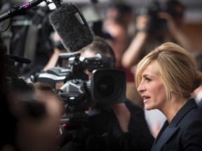 Cast member Julia Roberts attends the premiere of "The Normal Heart" in New York May 12, 2014. (REUTERS/Andrew Kelly)