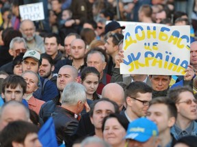 Pro-Ukrainian supporters hold a rally in Donetsk, April 17, 2014.   REUTERS/Mikhail Maslovsky