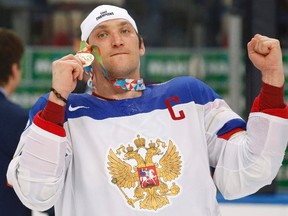 Russia's Alexander Ovechkin celebrates after beating Finland in the gold-medal game at the world championship at Minsk Arena May 25, 2014. (REUTERS/Vasily Fedosenko)