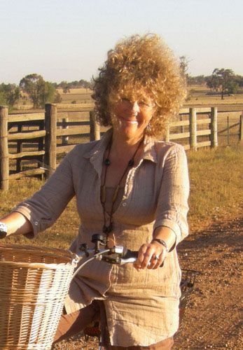 Bike helmet law 'sexist', forces women to have 'helmet hair' Aussie woman Toronto Sun