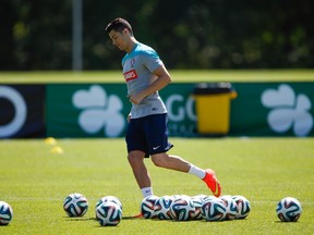 Portugal's Cristiano Ronaldo attends a team practice in Florham Park, New Jersey, June 7, 2014. (REUTERS/Eduardo Munoz)