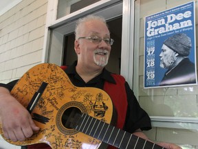 Stu Reid has been hosting house concerts for 12 years. (KEVIN KING/Winnipeg Sun)