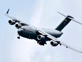 A Boeing C-17 Globemaster III military transport aircraft of the United States Air Force on April 7, 2014.  REUTERS/Tim Chong/Files