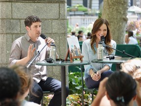 Actors Jason Biggs (L) and wife/author Jenny Mollen speak to a crowd at the "Word For Word" author event with Jason Biggs and Jenny Mollen on June 18, 2014 in New York, United States. (Mike Coppola/Getty Images/AFP)